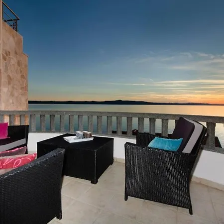 Rozy Apartment *